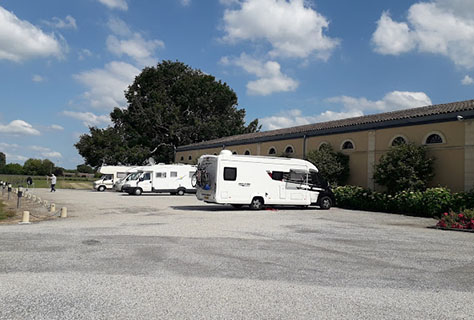 camping-car château Bertinerie